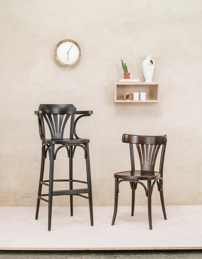Ton-bentwood-furniture-wood-classic-design-barstool-number-135-collection-1