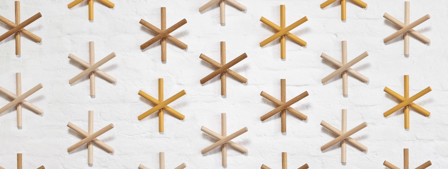 Logs-coat-hook-Ton-furniture