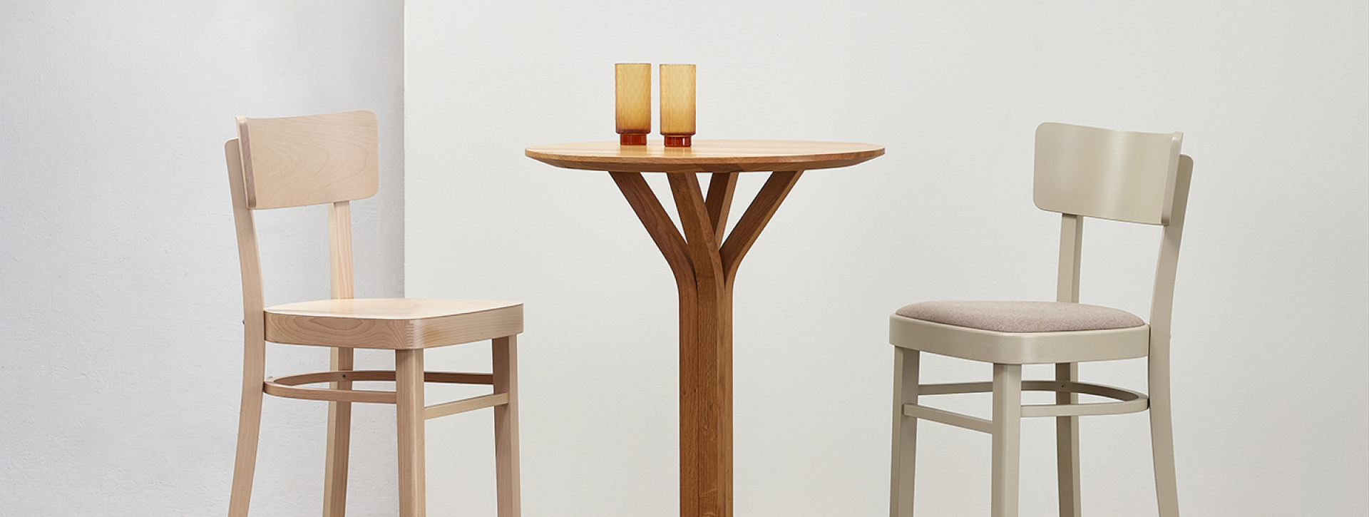 Ton-Ideal-barstool