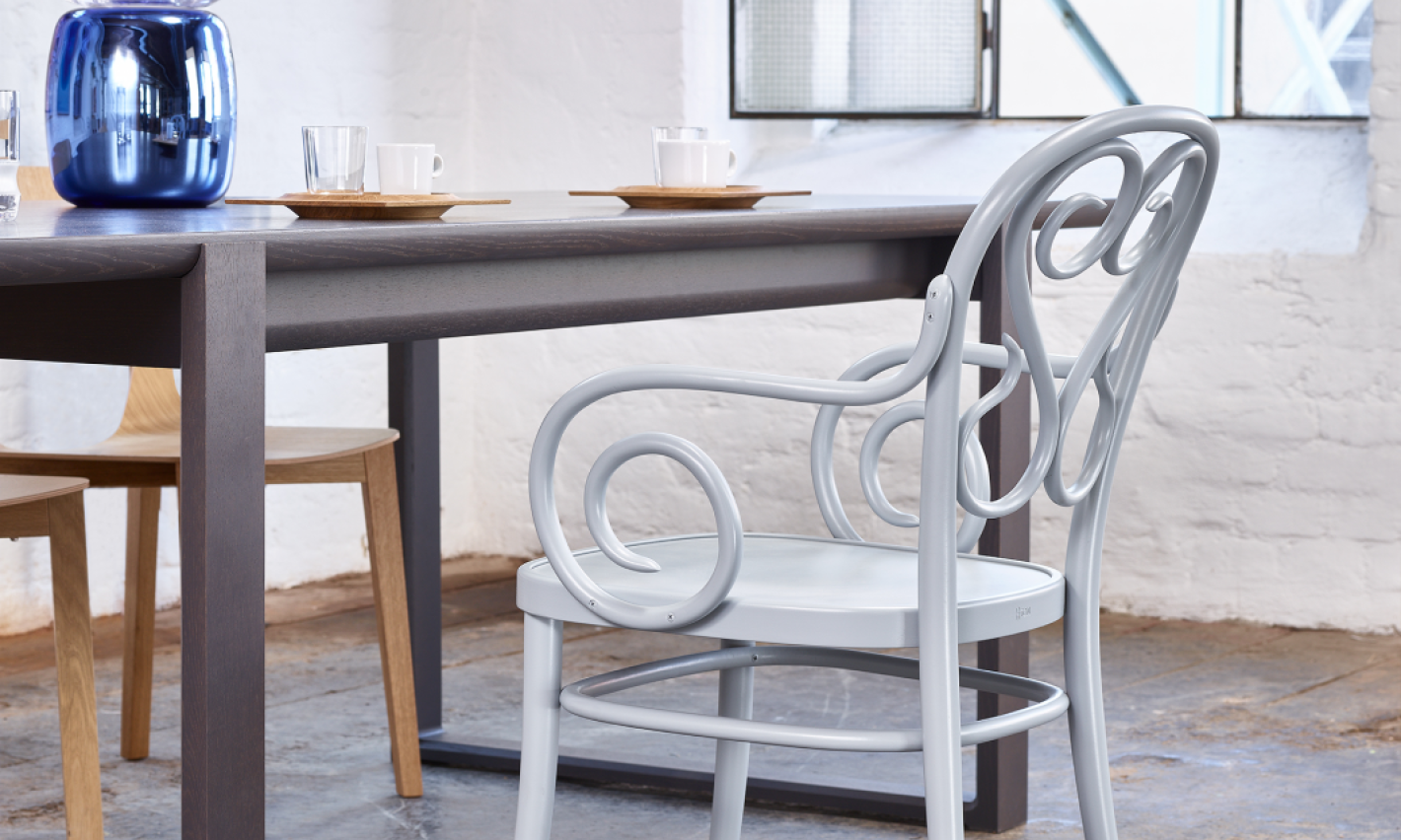 Ton-bentwood-furniture-wood-classic-design-chairs-armchair-number-4-1